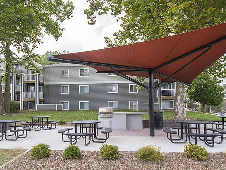 FREE 2nd Month's Rent When You Apply Within 24 Hours of Your Tour at Weston Park Apartments! — Photo 10