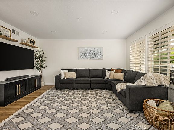 2nd image of 181 S Cross Creek Rd