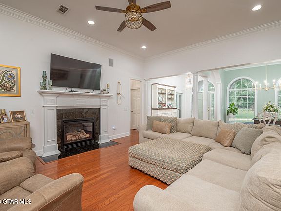2nd image of 634 Crosby Ln