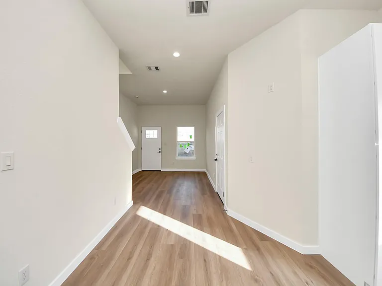 8025 Peachtree St #D — Photo 10