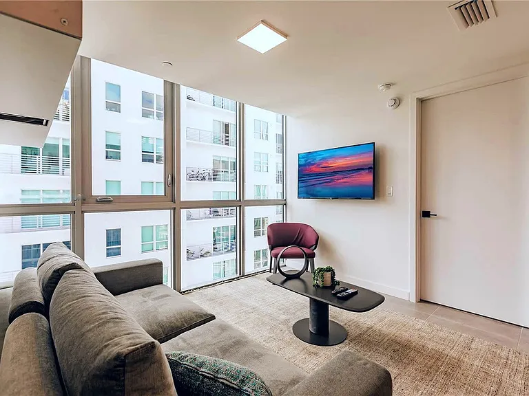 227 NE 2nd St #30-ID1032204P — Photo 14