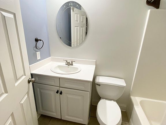 5th image of 104 Jackie Cir