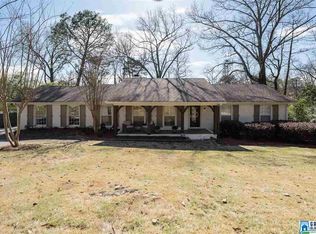 1212 Forest View Ln, Vestavia Hills, AL 35216