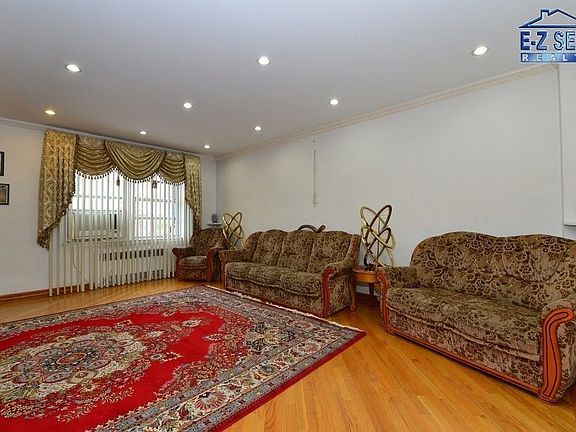 3rd image of 63-61 Yellowstone Blvd #4