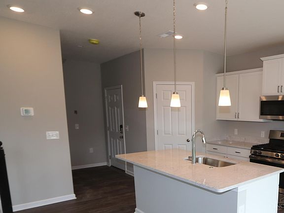 3rd image of 5587 Callaway Dr #144