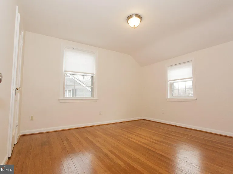 1419 N Longfellow St — Photo 17