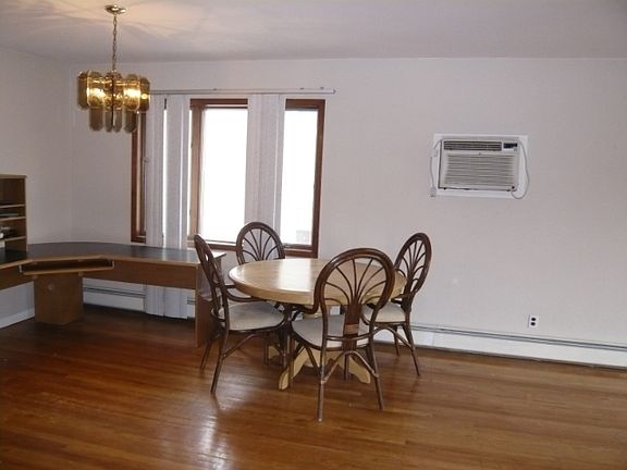 3rd image of 79 Maitland Pl #2