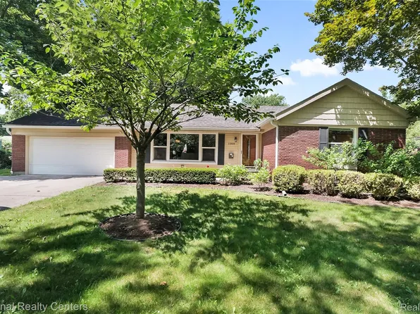 1009 Atlantic St, Milford, MI 48381