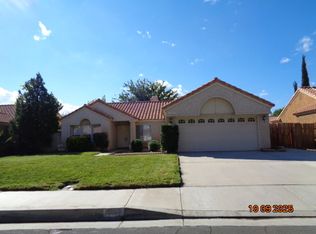1556 Berkshire Dr, Palmdale, CA 93551