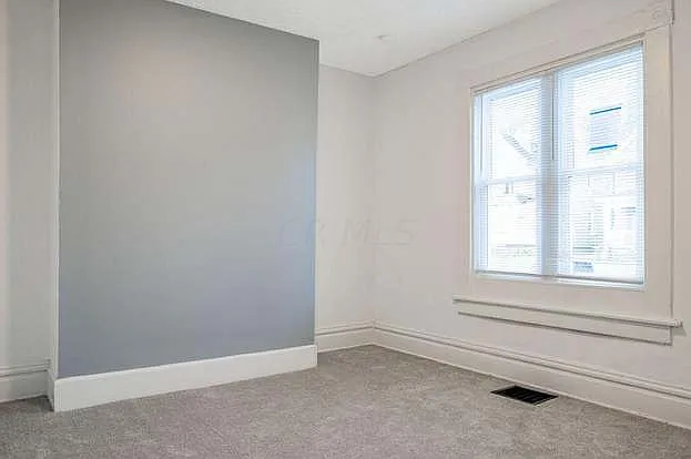 3 bed, 1500 sqft, $800 — Photo 2