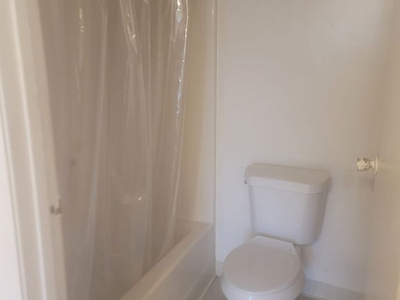 4th image of 1414 Main St #2