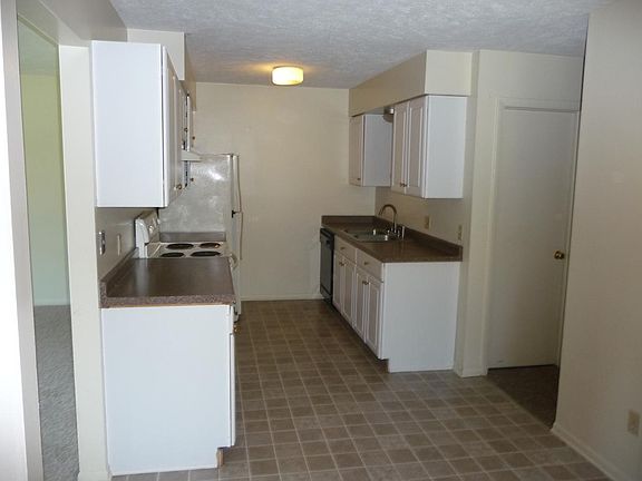 2nd image of 2653 Mansfield Dr