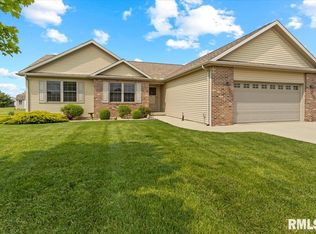 1265 Willow Glen Dr, Metamora, IL 61548