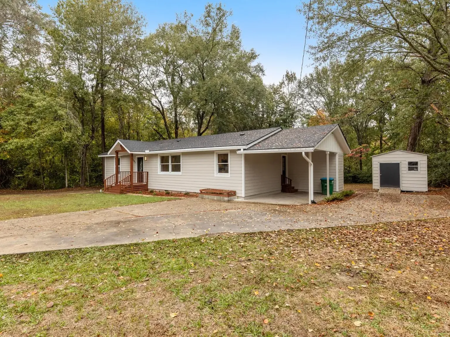 3 bed, 1.5 bath, 1331 sqft, $1,800 — Photo 2