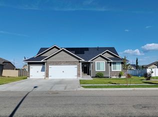 1330 N Blue Grass Ln, Ammon, ID 83401