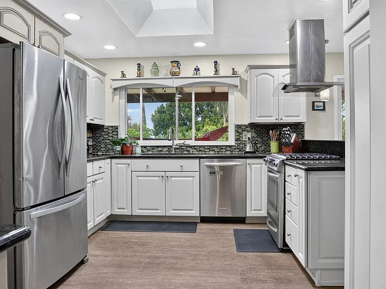 13660 Acorn Patch Ln — Photo 2