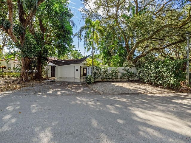 1st image of 4160 Ventura Ave #0