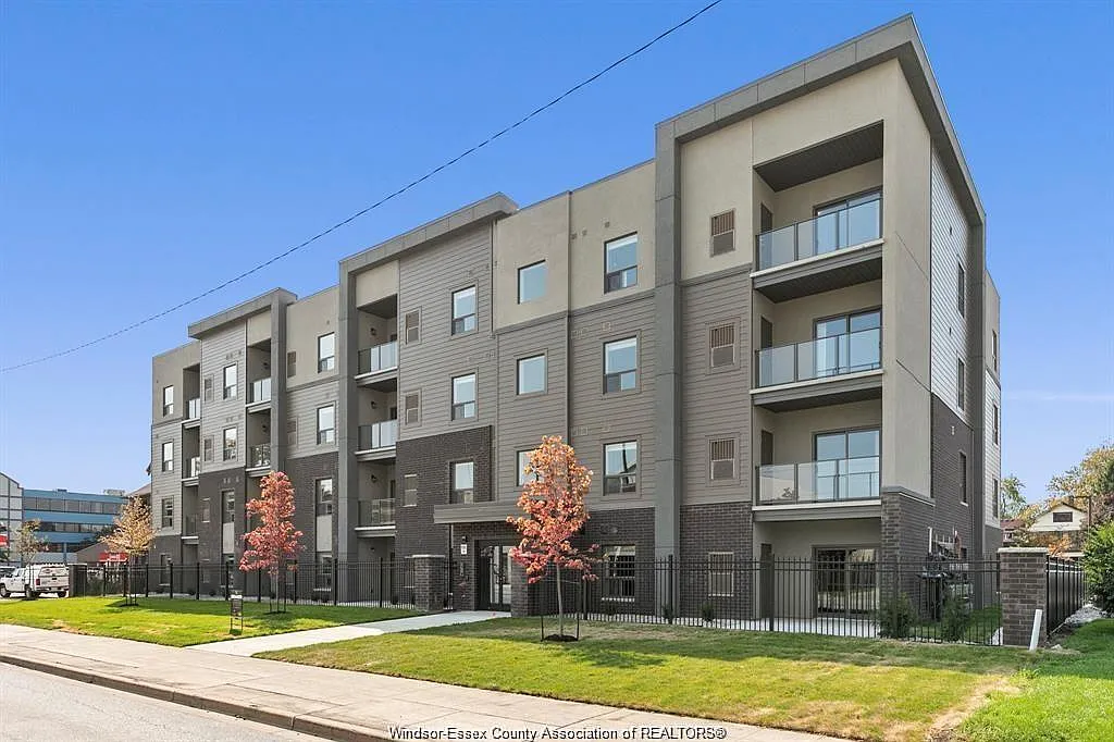 2 bed, 2.0 bath, 1073 sqft, $2,100 — Photo 1