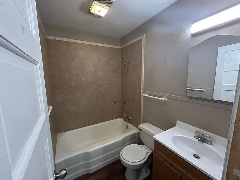 700 N Russell St — Photo 5