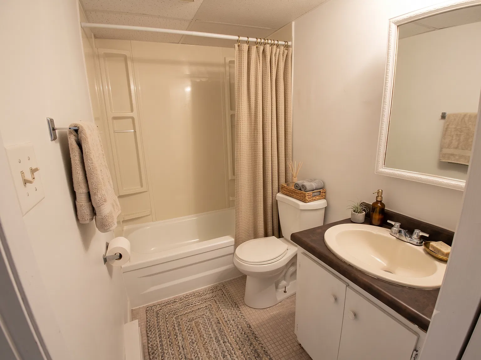 2 bed, $1,445 — Photo 3