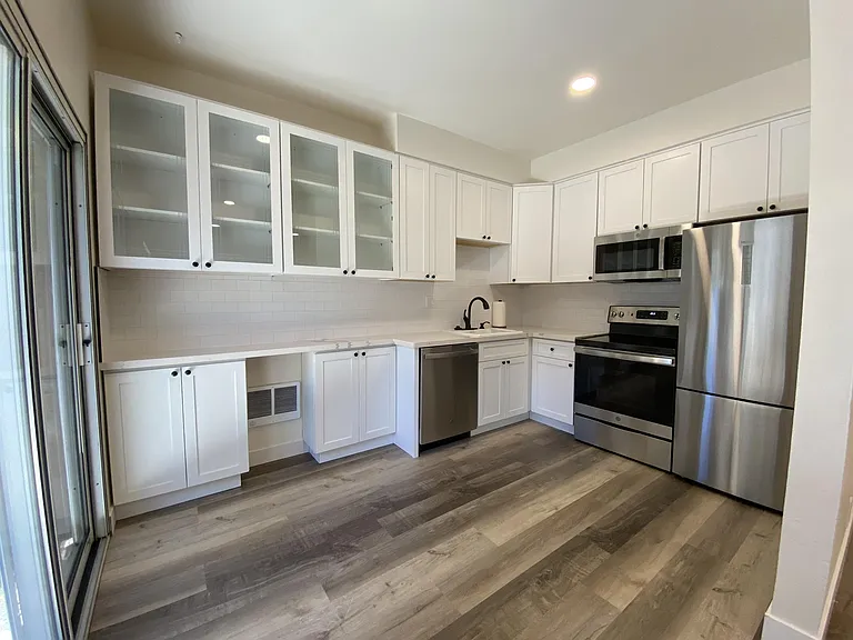 130 Magnolia Ave — Photo 5