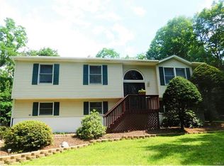 7 Bauer Ln, Newburgh, NY 12550