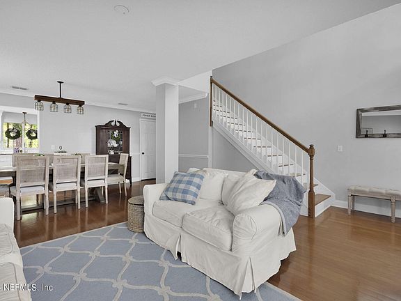 3rd image of 8685 SOUTHERN GLEN Drive