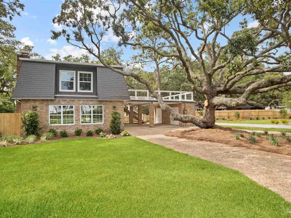 4560 Sabine Dr, Gulf Breeze, FL 32563