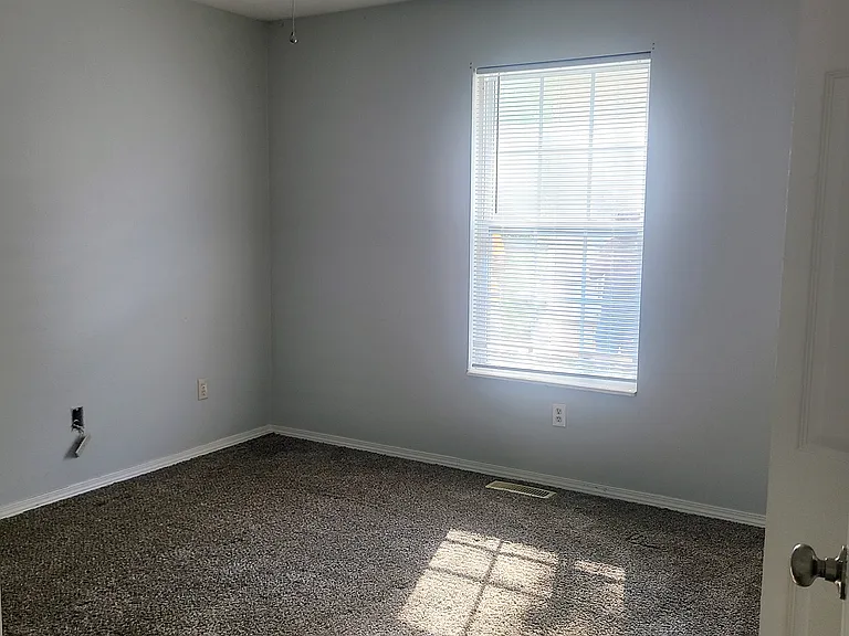1308 W Nichols St #B — Photo 8