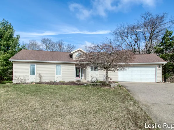 9787 Shaw Creek Ct NE, Rockford, MI 49341