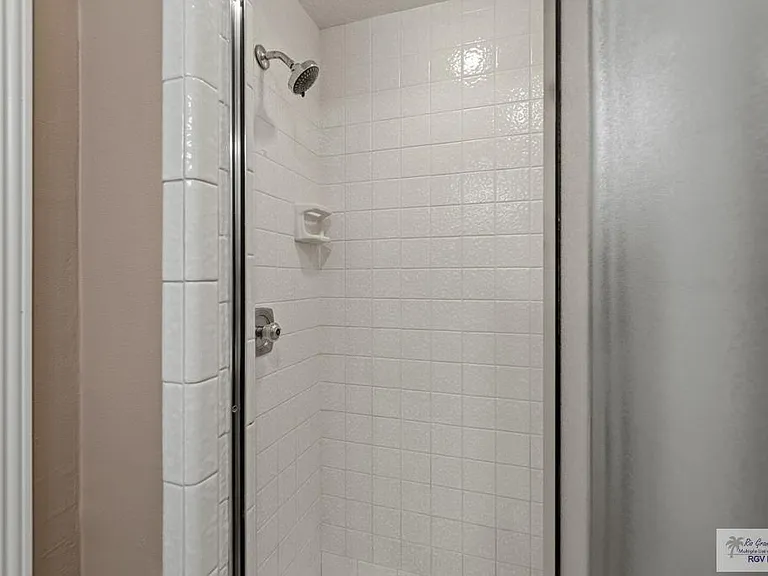 1925 Loquat Dr — Photo 28