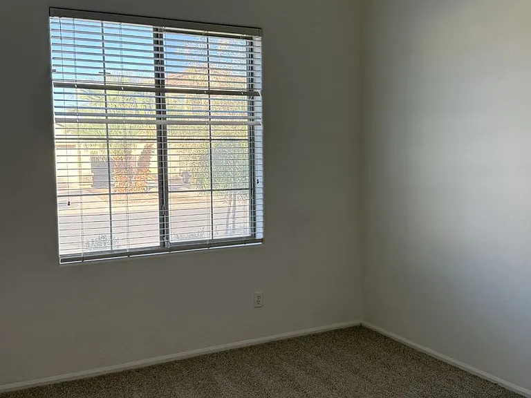 43849 W Kramer Ln — Photo 11