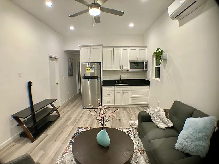 4833 Rushden Ave — Photo 13