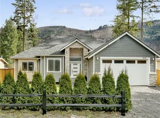 8332 Holly Ln, Maple Falls, WA