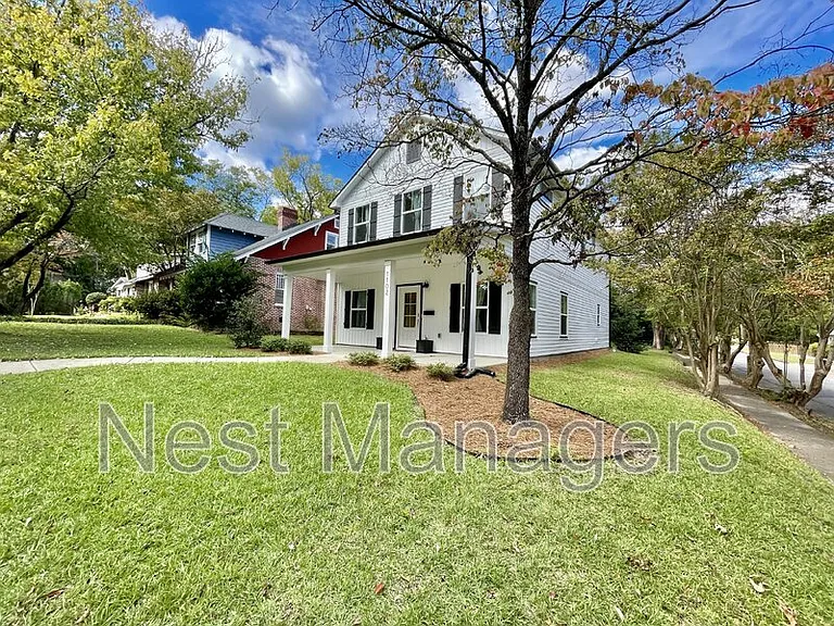 1102 Norwood St — Photo 3
