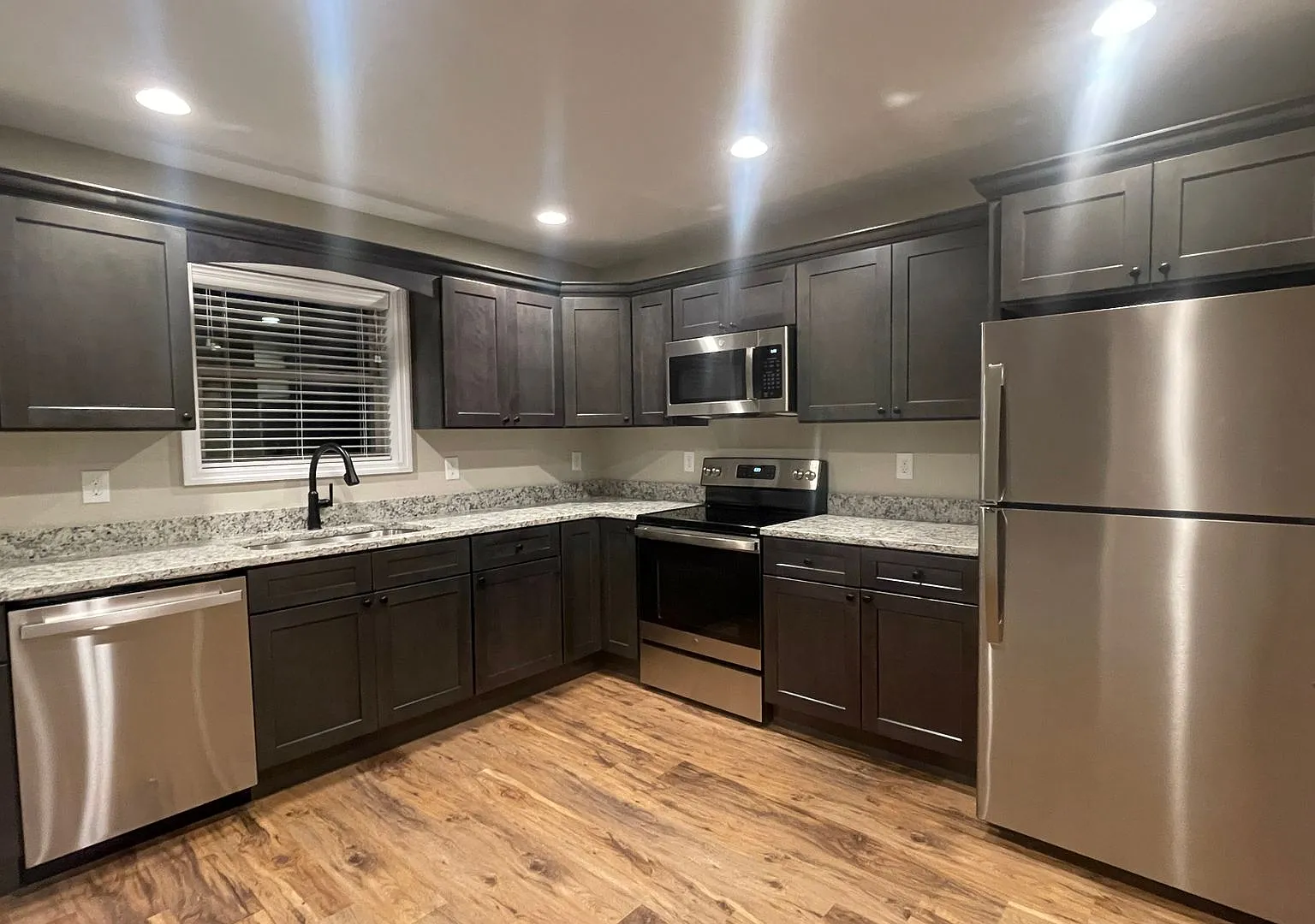 Duplex — Photo 2