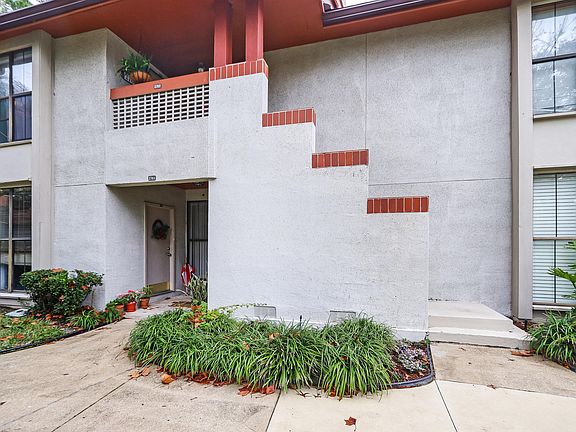 4th image of 2702 Wood Hill Dr #2702