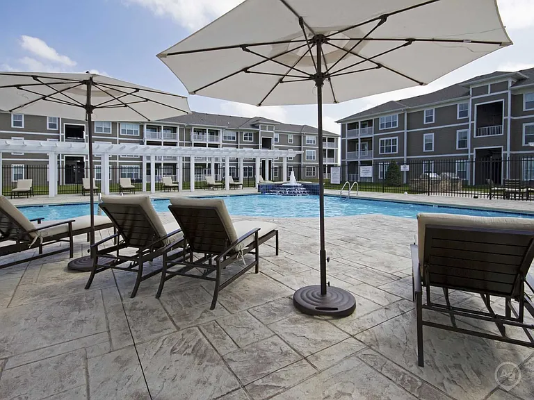 Burkart Crossing Apartments — Photo 45