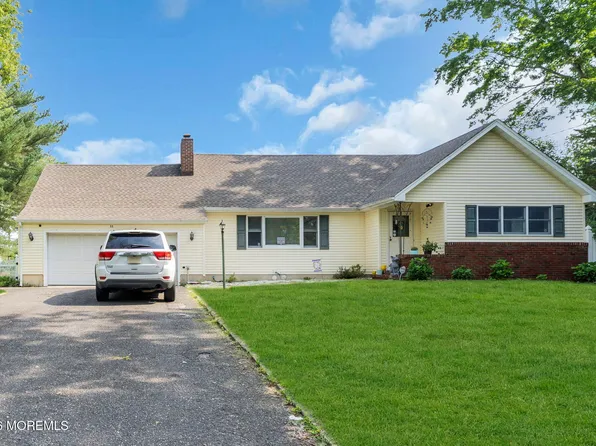 11 Mount Vernon Drive, Toms River, NJ 08755