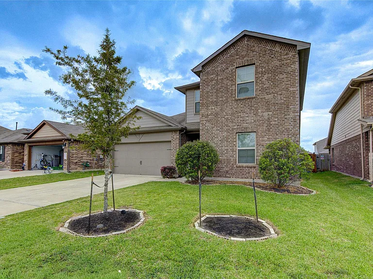 29623 Stanley Canyon Ln — Photo 1