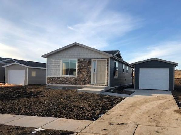 982 Bennington Dr