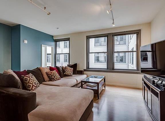 5th image of 915 Olive St APT 1413