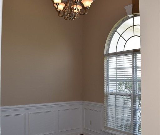 4th image of 63 Edie Ct