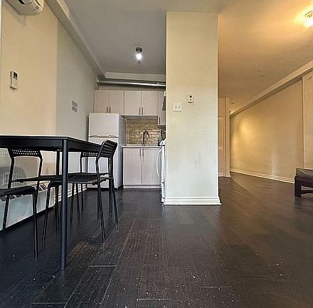 4th image of 3 Pembroke St #1