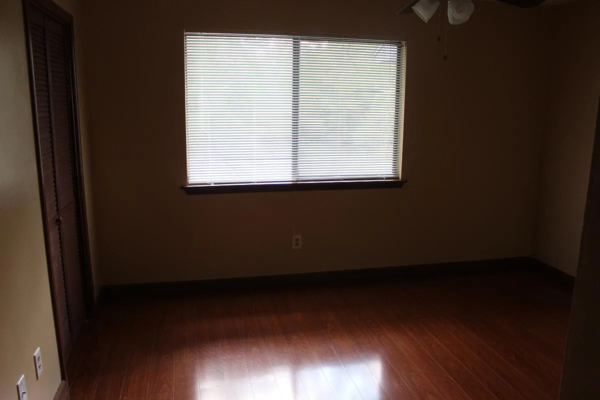 2 bed, 2.5 bath, 1088 sqft, $1,300 — Photo 3