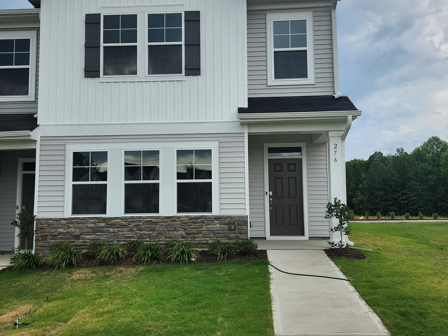 3 bed, 1939 sqft, $1,789 — Photo 1