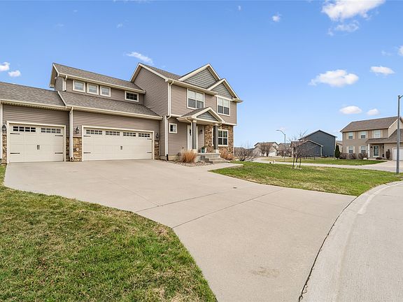 2nd image of 613 SE 17th St