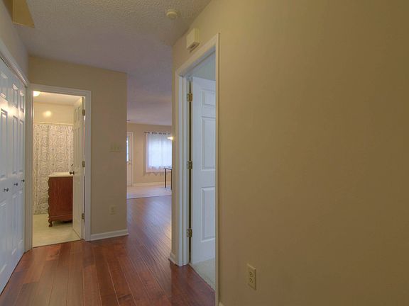 3rd image of 5101 Trace Manor Ln #1