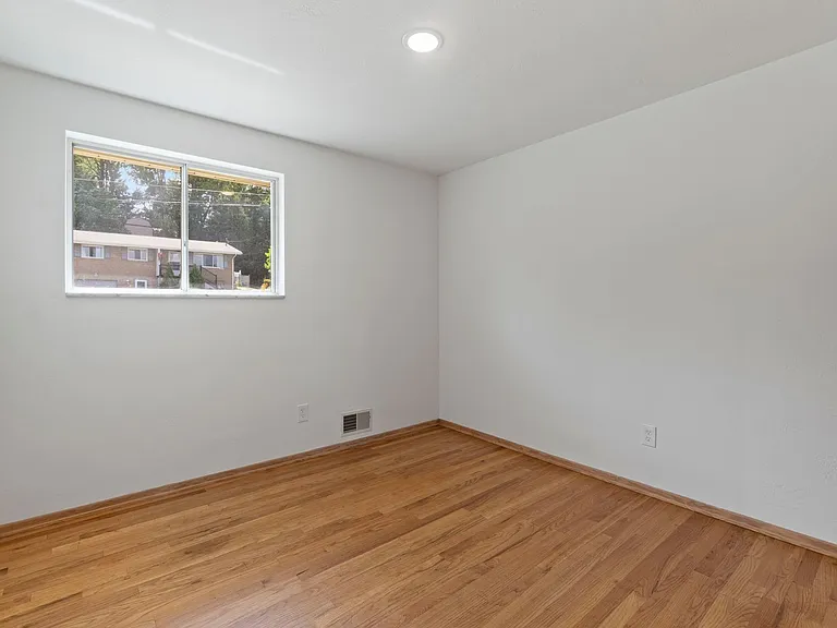 115 Green Glen Dr — Photo 18