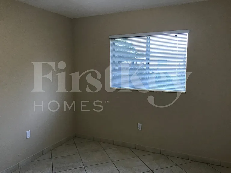 2751 NW 209th Ter — Photo 9